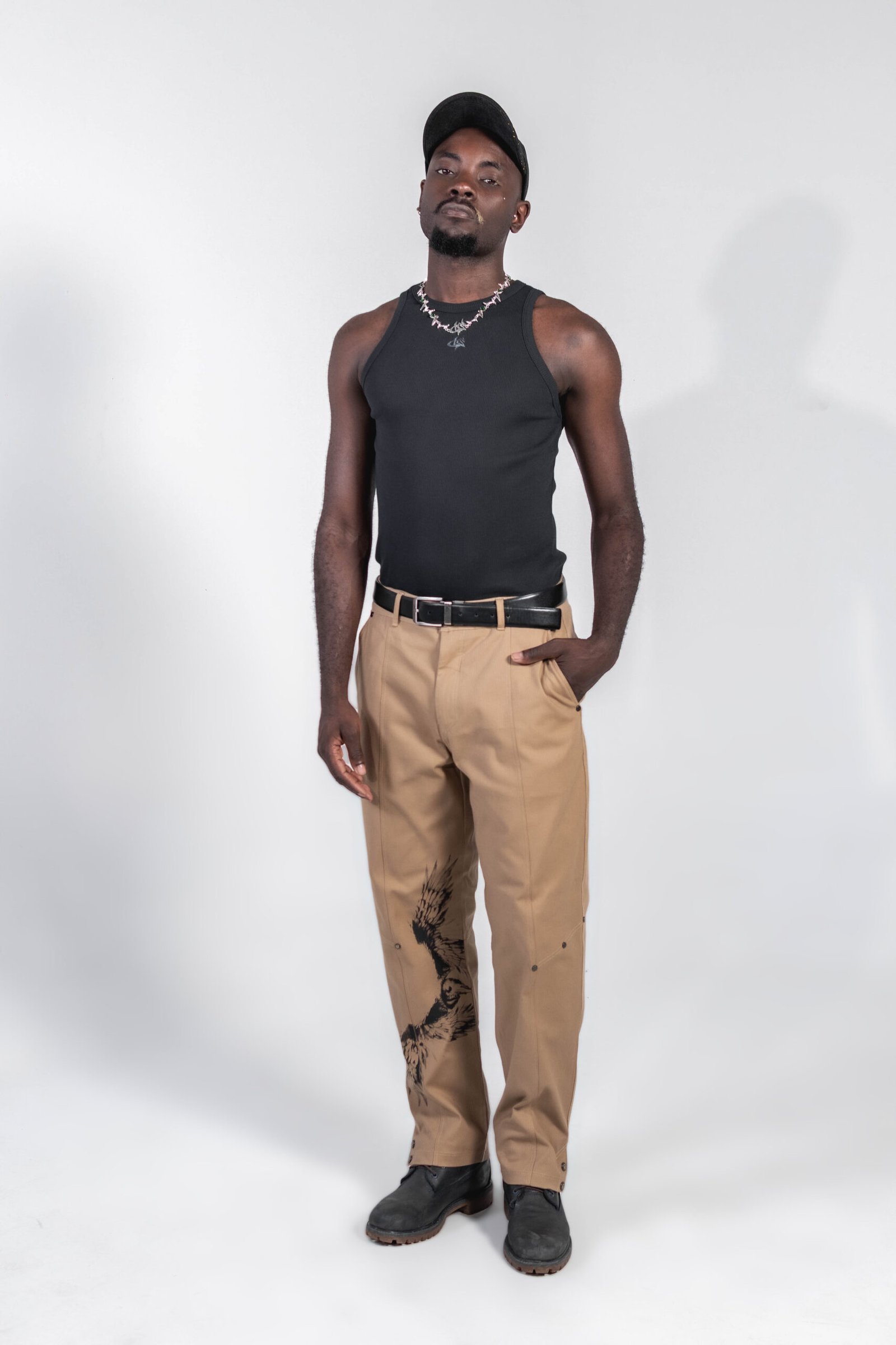 Pantalón caqui en mezcla de algodón y spandex